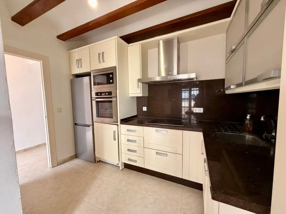 Cocina de Casa adosada en venta en Marbella con Aire acondicionado, Terraza y Alarma