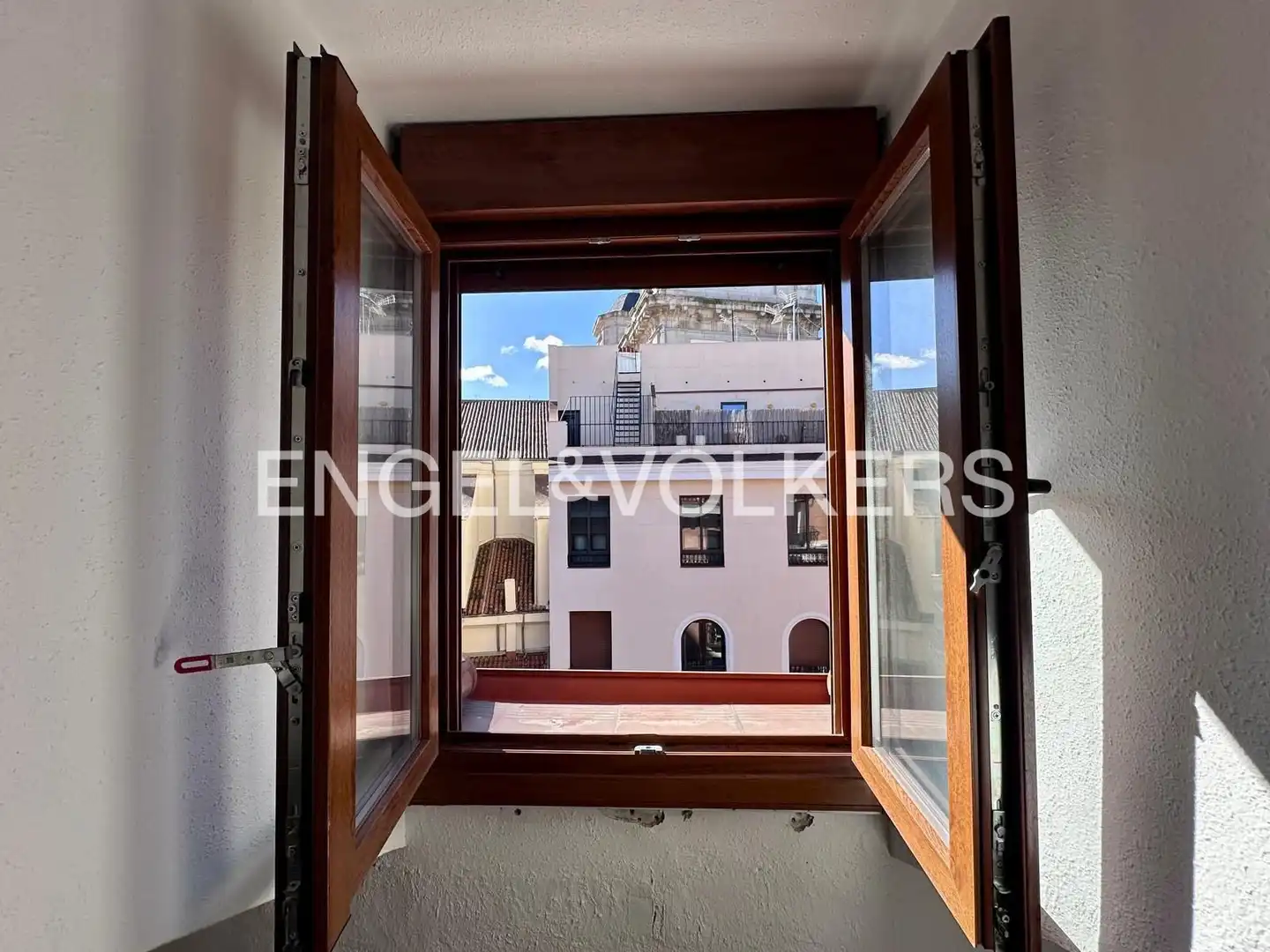 Dachboden zur Miete in Colegiata, Embajadores - Lavapiés