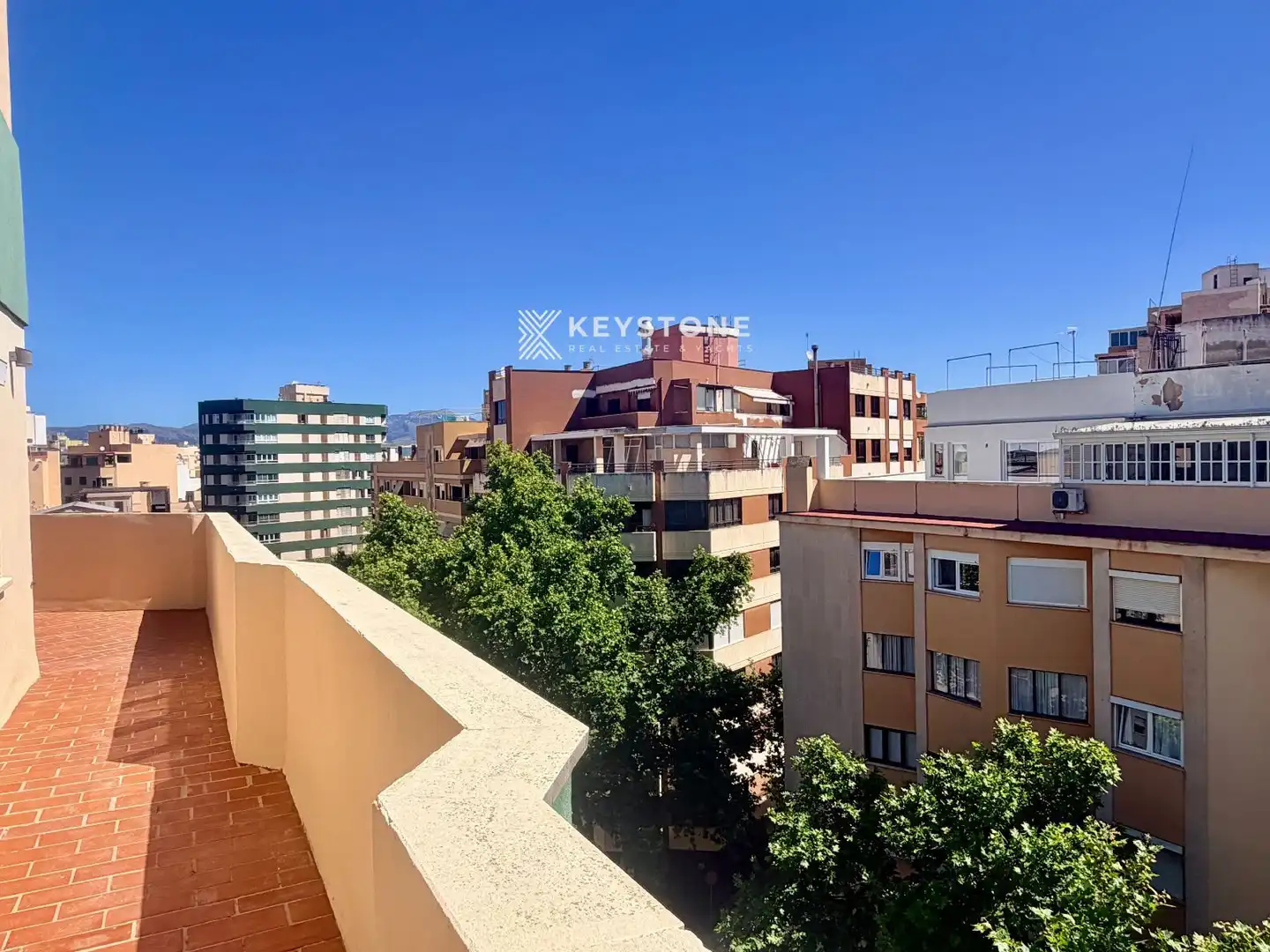 Außenansicht von Dachboden zur Miete in  Palma de Mallorca mit Klimaanlage und Terrasse