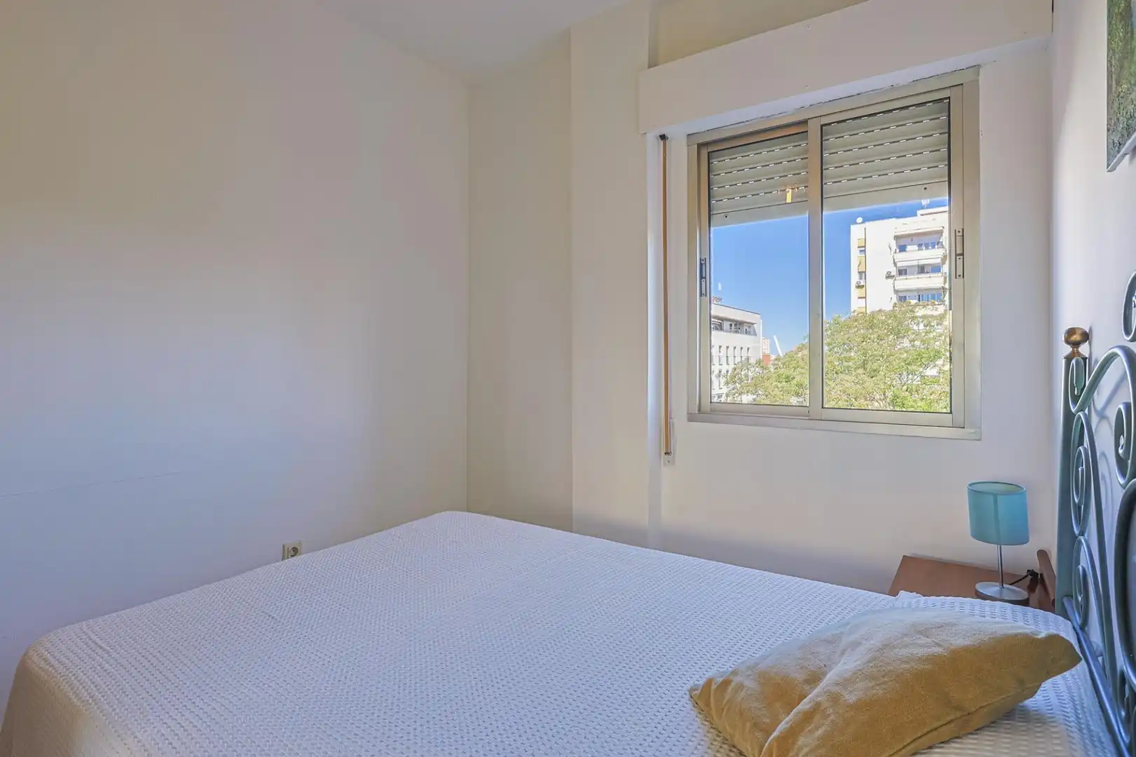 Bedroom of Flat for sale in Sevilla  with Air Conditioner and Furnished