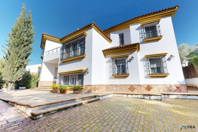 Casa-chalet en Venta en Calle ACACIAS, 11 en El Zaudín - Club de Golf
