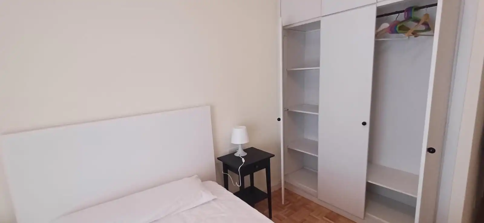Bedroom of Flat for rent in Santiago de Compostela   with Heating, Storage room and Furnished