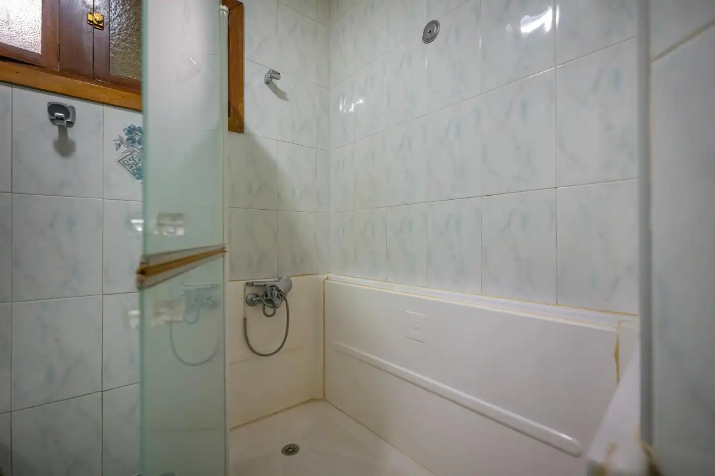 Bany de Pis en venda en Ávila amb Calefacció, Parquet i Terrassa