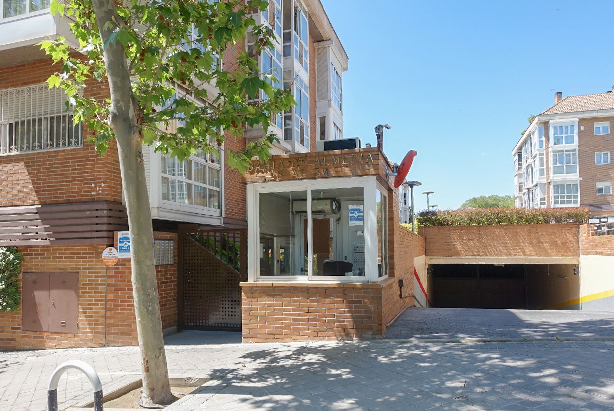 Exterior view of Flat to rent in  Madrid Capital  with Air Conditioner, Heating and Parquet flooring