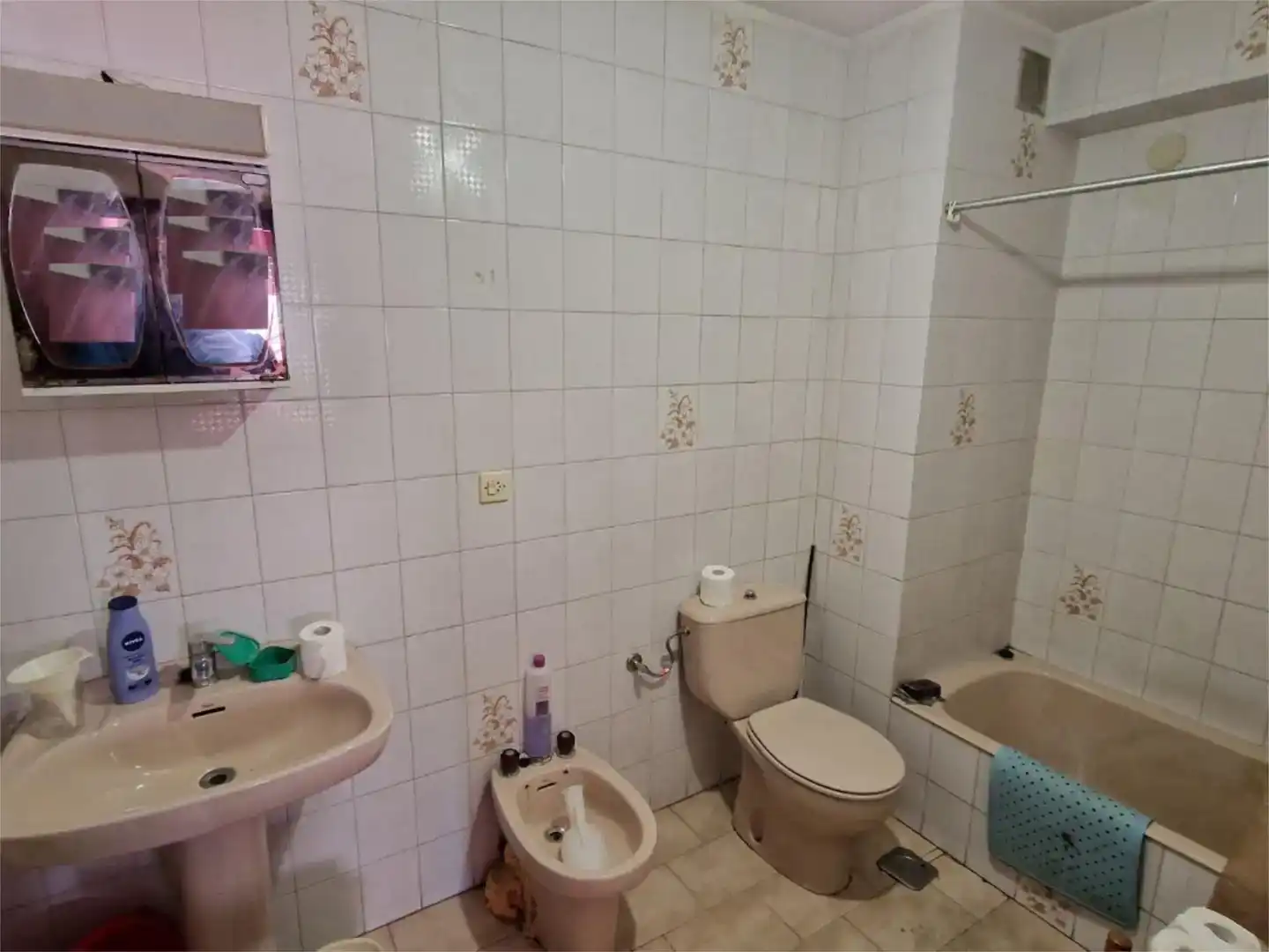 Bany de Pis en venda en Cangas de Onís amb Parquet i Balcó