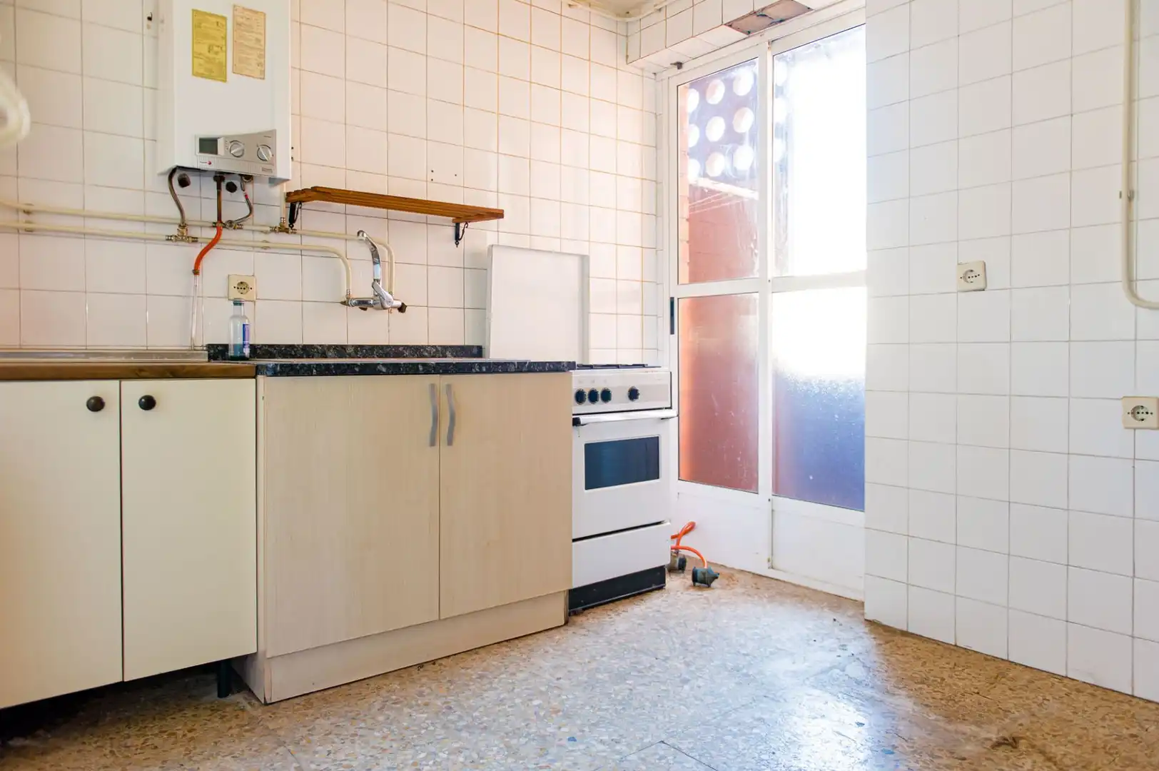 Kitchen of Flat for sale in Vega de Espinareda  with Heating and Storage room