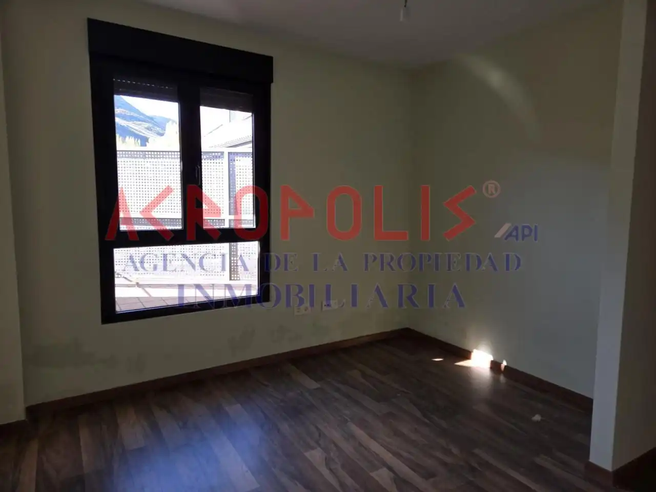Habitación de Dúplex en venta en Puebla de Lillo con Calefacción, Terraza y Trastero
