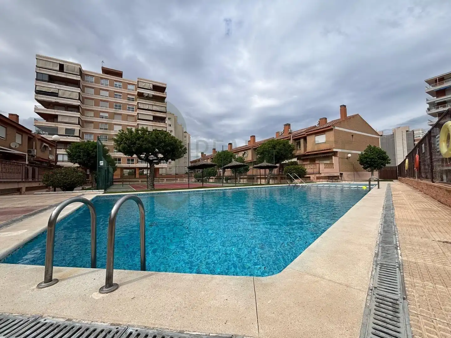 Piscina de Casa adosada en venta en Alicante / Alacant con Calefacción, Jardín privado y Terraza