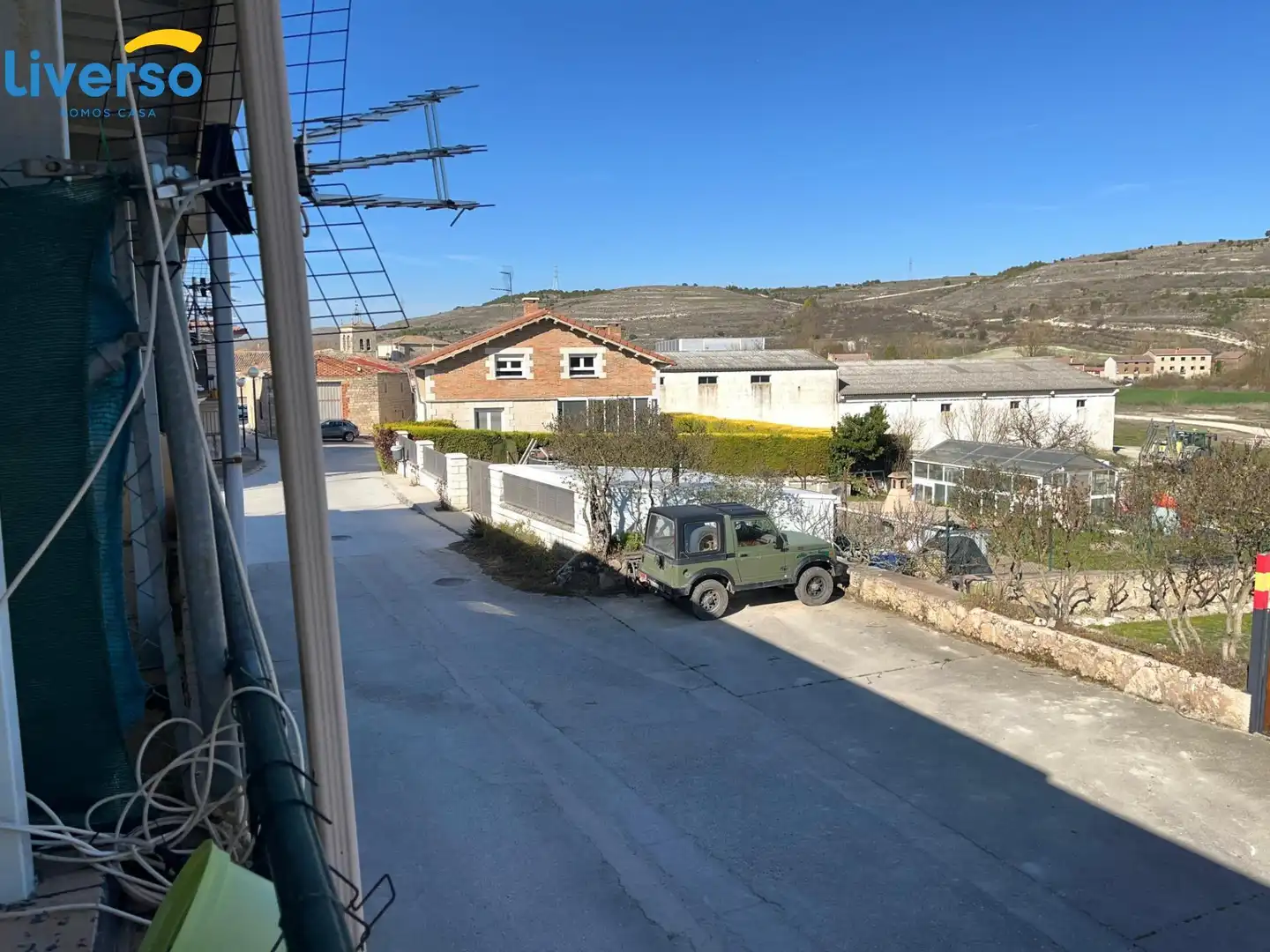 Vista exterior de Casa adosada en venta en Villanueva de Argaño con Calefacción, Jardín privado y Terraza