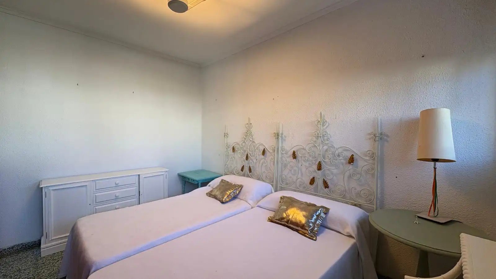 Bedroom of Houses for sale in L'Eliana  with Air Conditioner, Terrace and Storage room