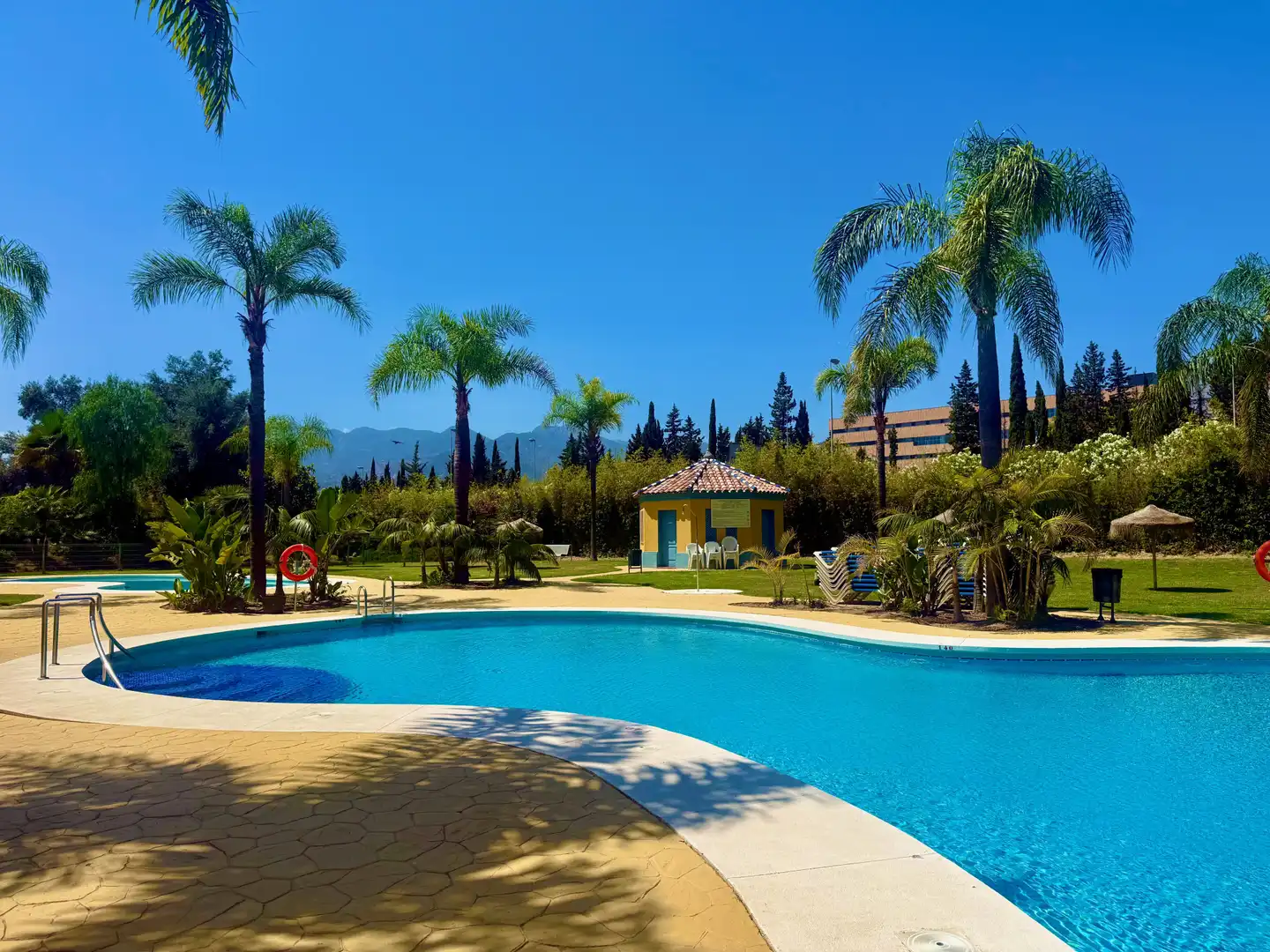 Schwimmbecken von Maisonette zur Miete in Marbella mit Heizung, Abstellraum und Schwimmbad