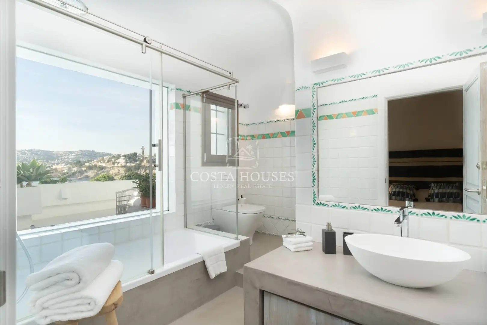 Bathroom of Houses for sale in Moraira  with Air Conditioner, Private garden and Terrace