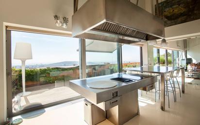 Kitchen of House or chalet for sale in  Barcelona Capital  with Air Conditioner, Terrace and Swimming Pool