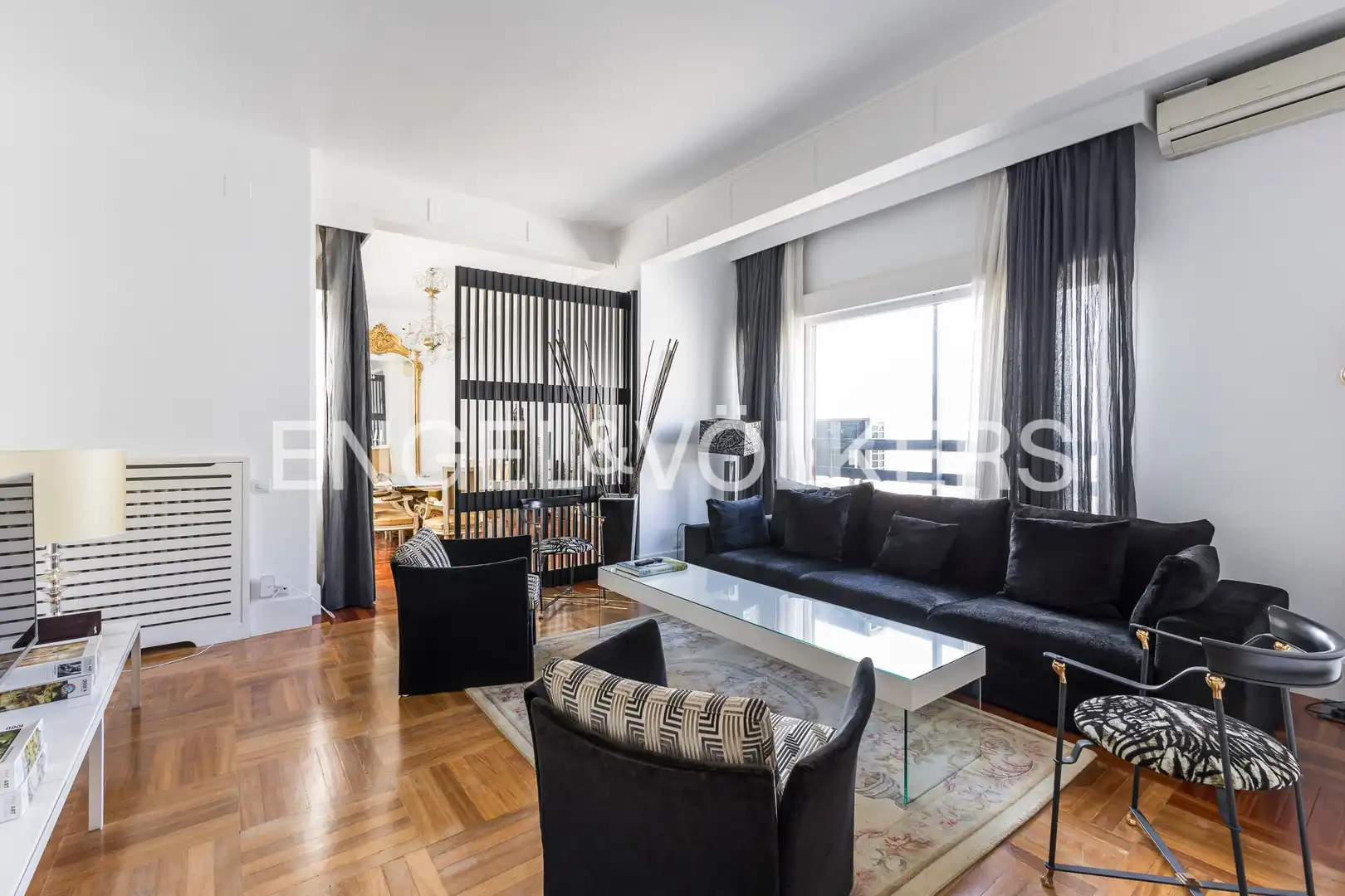 Außenansicht von Wohnung zur Miete in Madrid mit Klimaanlage, Heizung und Parkett