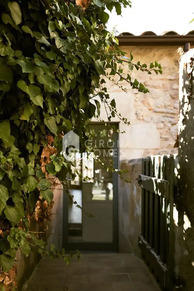 Garden of Houses for rent in Girona  with Air Conditioner, Heating and Private garden