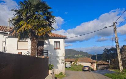 Vista exterior de Casa o xalet en venda en Villaviciosa amb Piscina