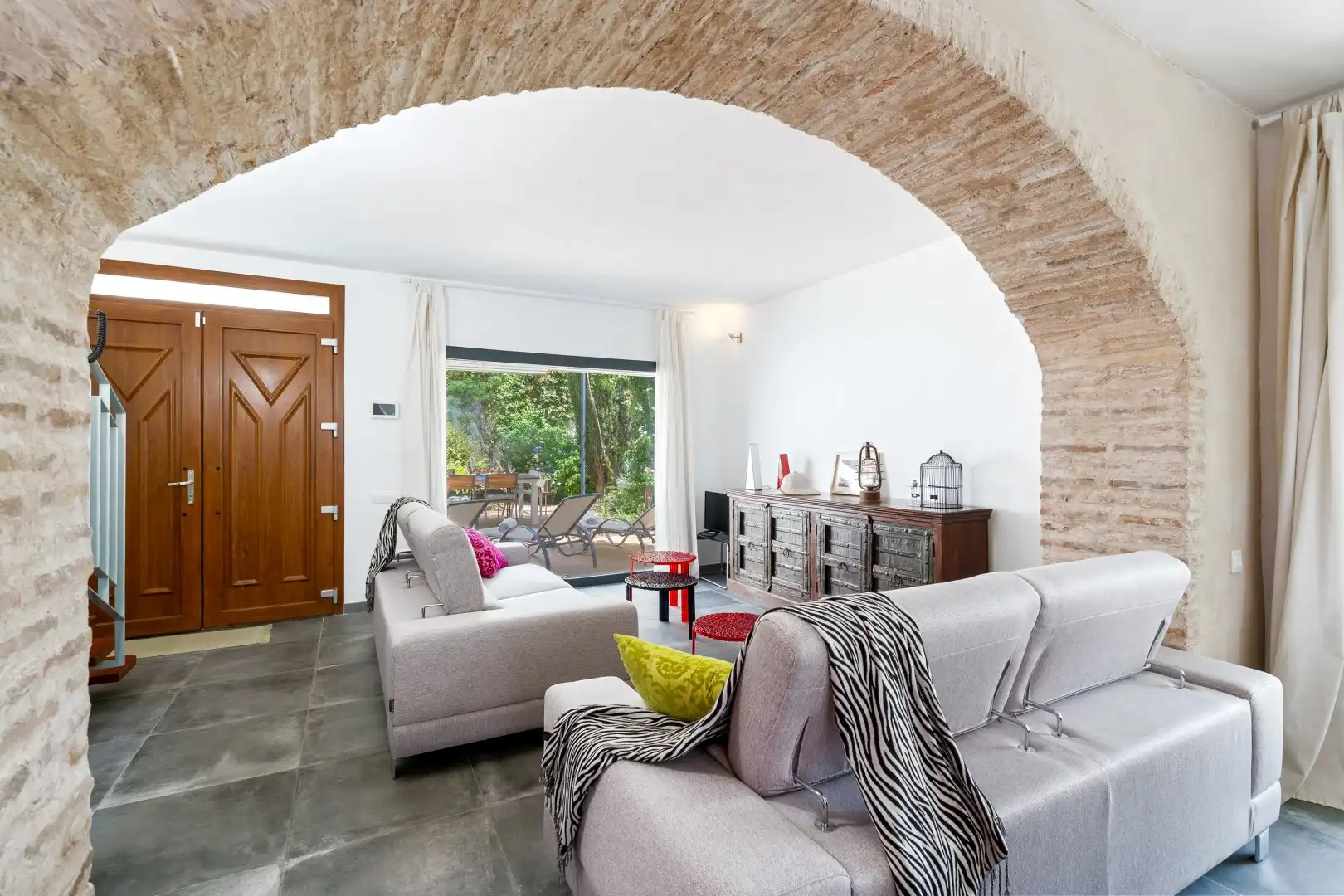Sala de estar de Casa o chalet en venta en Granada con Aire acondicionado, Calefacción y Jardín privado