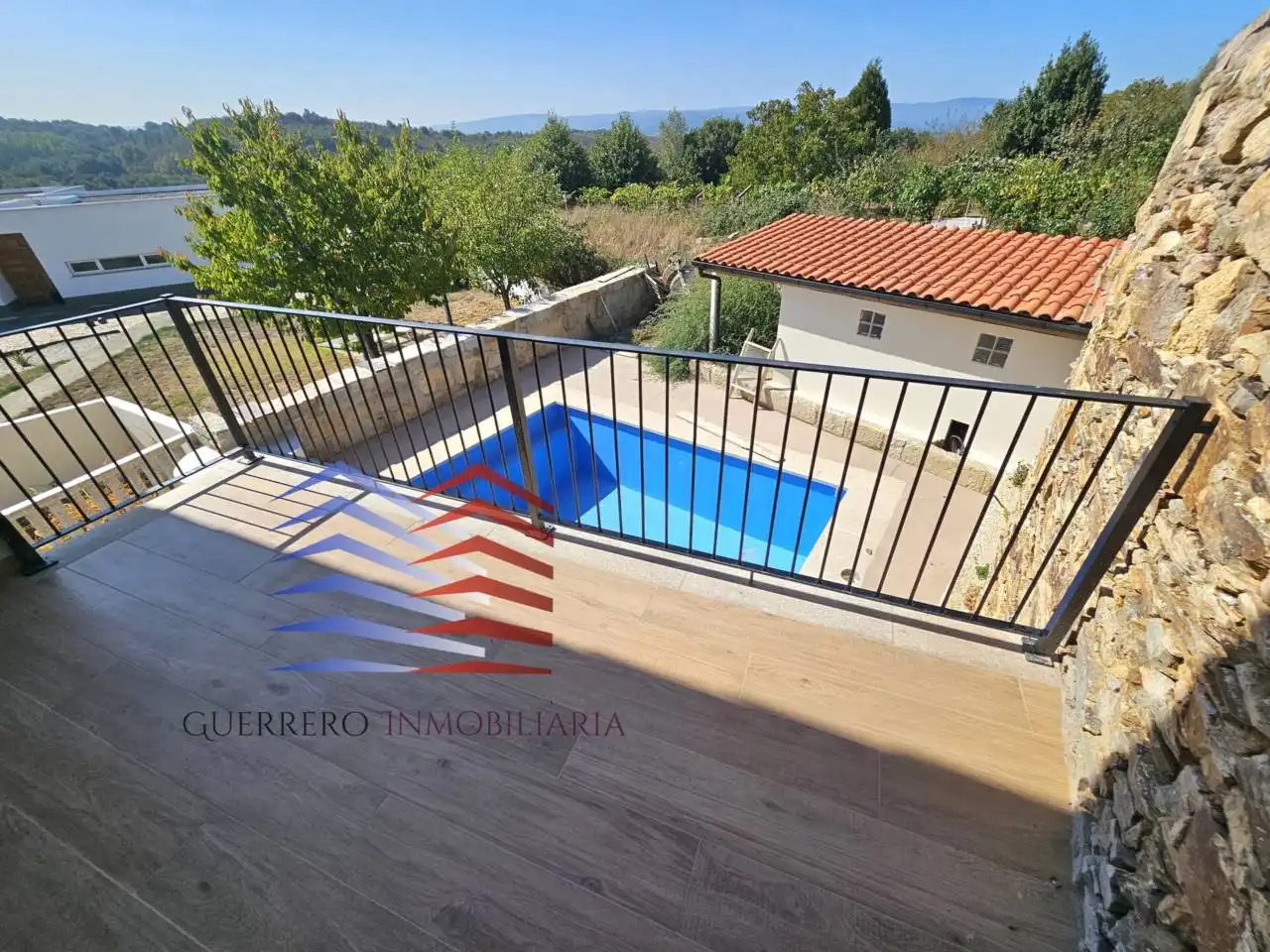 Vista exterior de Casa o chalet en venta en A Merca   con Calefacción, Terraza y Piscina