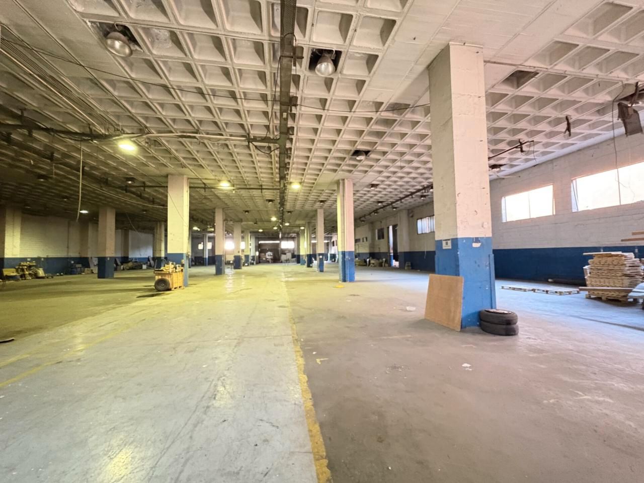 Nau industrial en venda en Ripollet amb Alarma