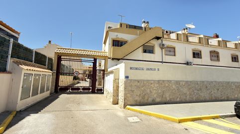 Foto 2 de Casa adosada en venta en La Zenia, Orihuela