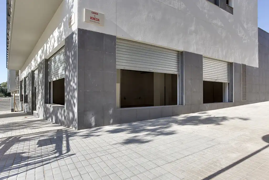 Vista exterior de Local de alquiler en Sabadell
