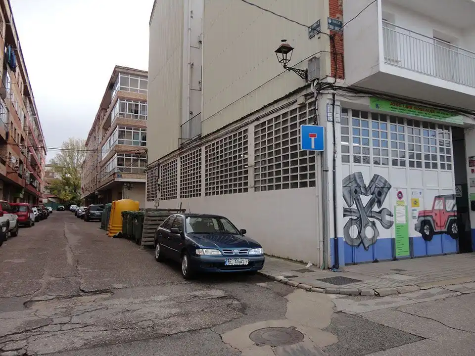 Parkplatz von Geschaftsraum zum Verkauf in Salas de los Infantes