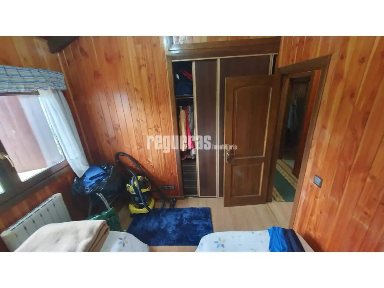 Dormitori de Casa o xalet en venda en Illas amb Calefacció, Parquet i Terrassa