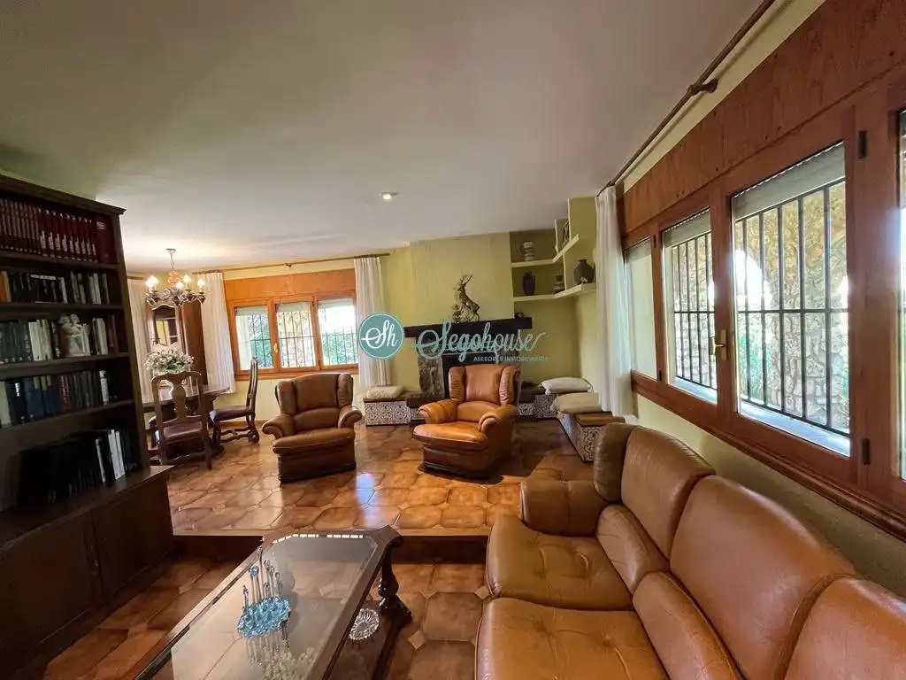 Sala de estar de Casa o chalet en venta en Valverde del Majano con Calefacción, Terraza y Trastero