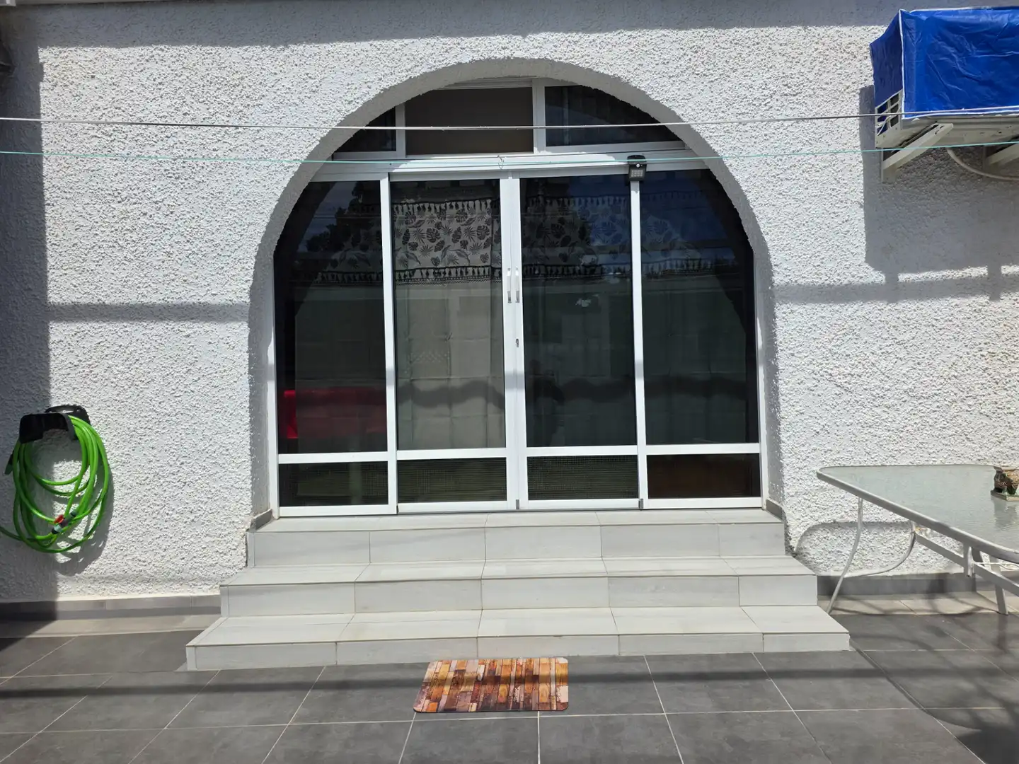 Einfamilien-Reihenhaus zum Verkauf in Torrevieja mit Klimaanlage, Terrasse und Abstellraum