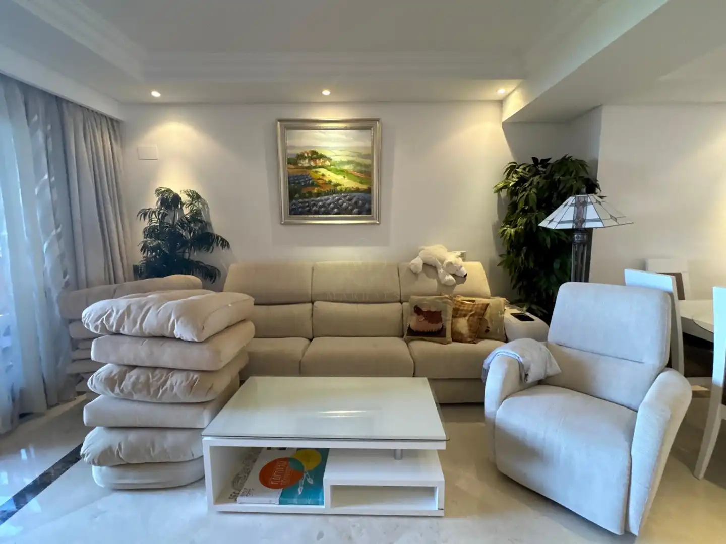 Sala de estar de Apartamento en venta en Estepona con Aire acondicionado, Terraza y Piscina