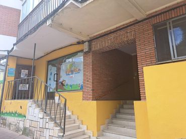 Locale commerciale in affitto a Calle Trinidad 13