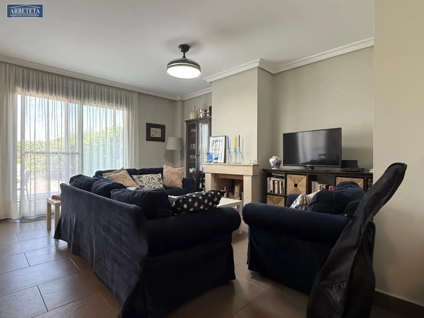 Sala de estar de Casa adosada en venta en Yebes con Aire acondicionado, Calefacción y Terraza