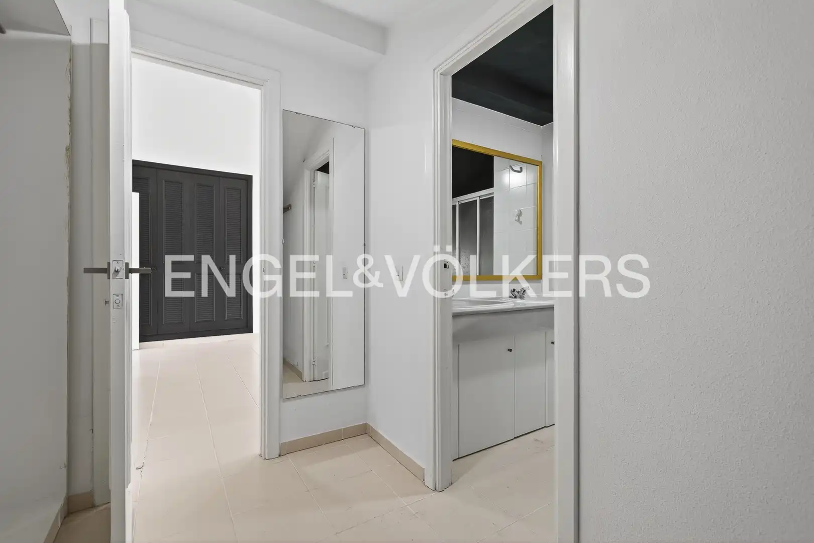 Houses for sale in Tomares  with Air Conditioner, Heating and Private garden