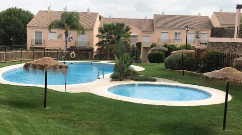 Foto 3 de Casa adosada en venta en Islantilla Golf, Huelva