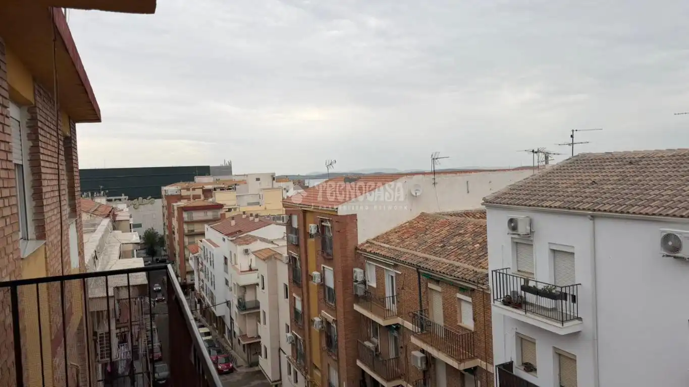 Vista exterior de Piso en venta en Jaén con Aire acondicionado