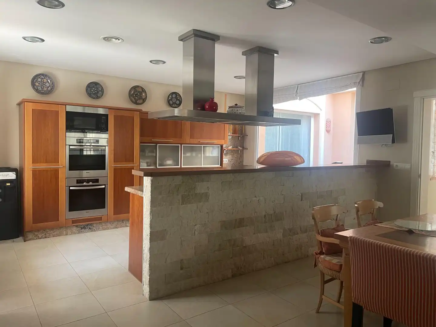 Cuina de Casa o xalet en venda en Estepona amb Aire condicionat, Terrassa i Traster