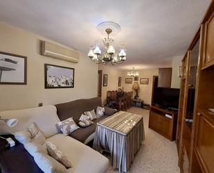 Living room of Flat for sale in  Sevilla Capital  with Air Conditioner, Terrace and Storage room