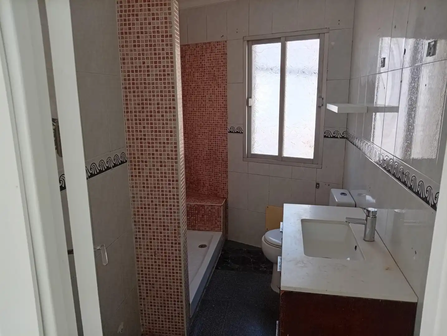 Bathroom of Flat for sale in La Línea de la Concepción