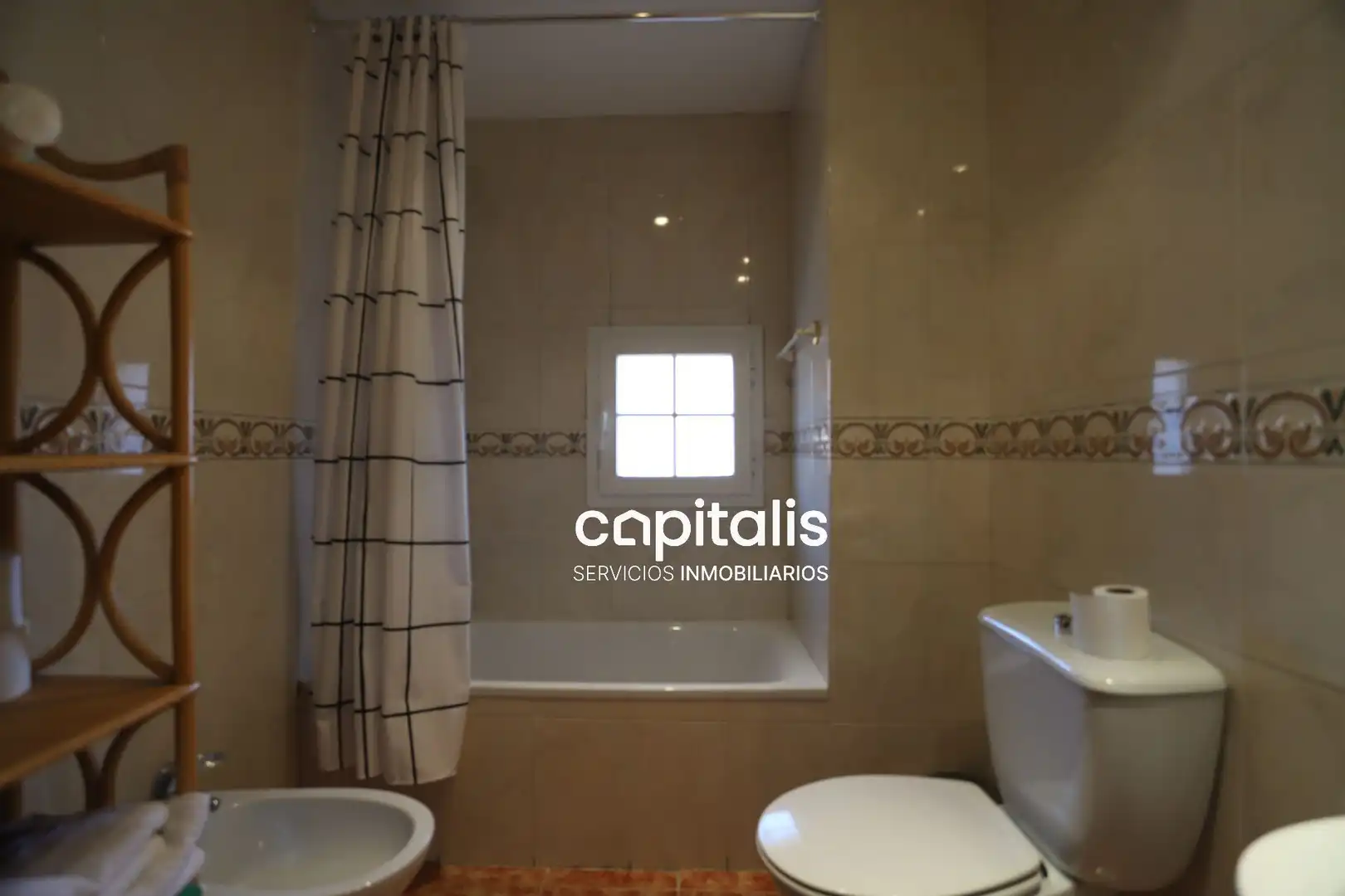 Bathroom of Houses for sale in Alcalá de Henares  with Air Conditioner, Heating and Private garden