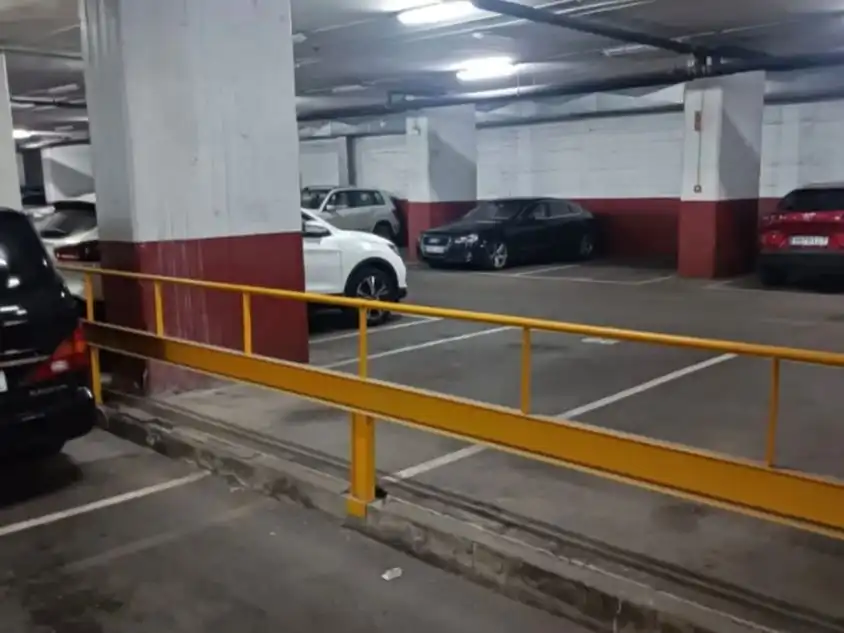 Aparcament de Garatge de lloguer en Madrid amb Alarma