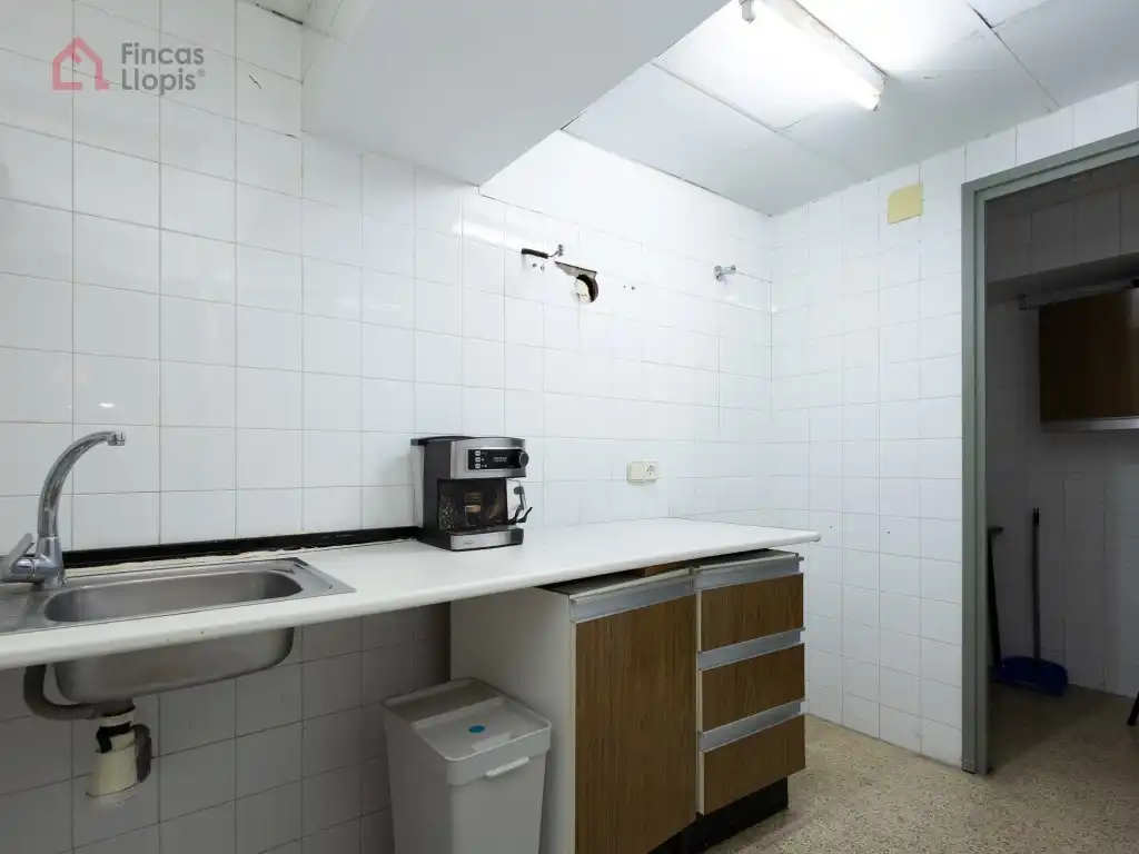 Business premises for sale in Calle Alts Forns 68, imagen 21