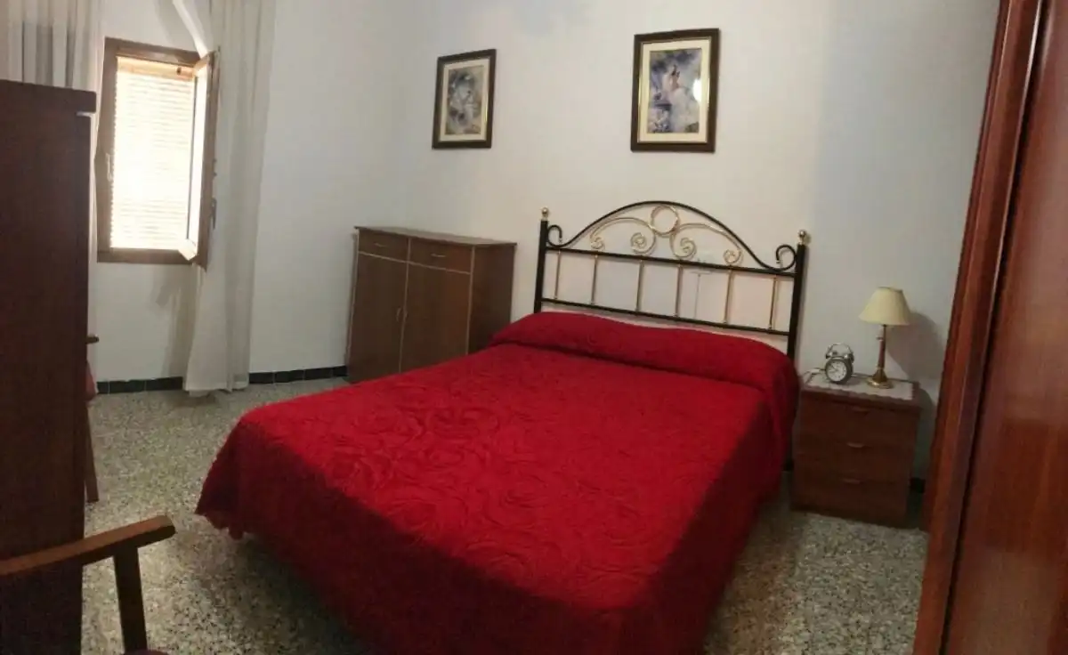 Habitación de Casa adosada en venta en Valdeltormo con Trastero, Amueblado y Horno