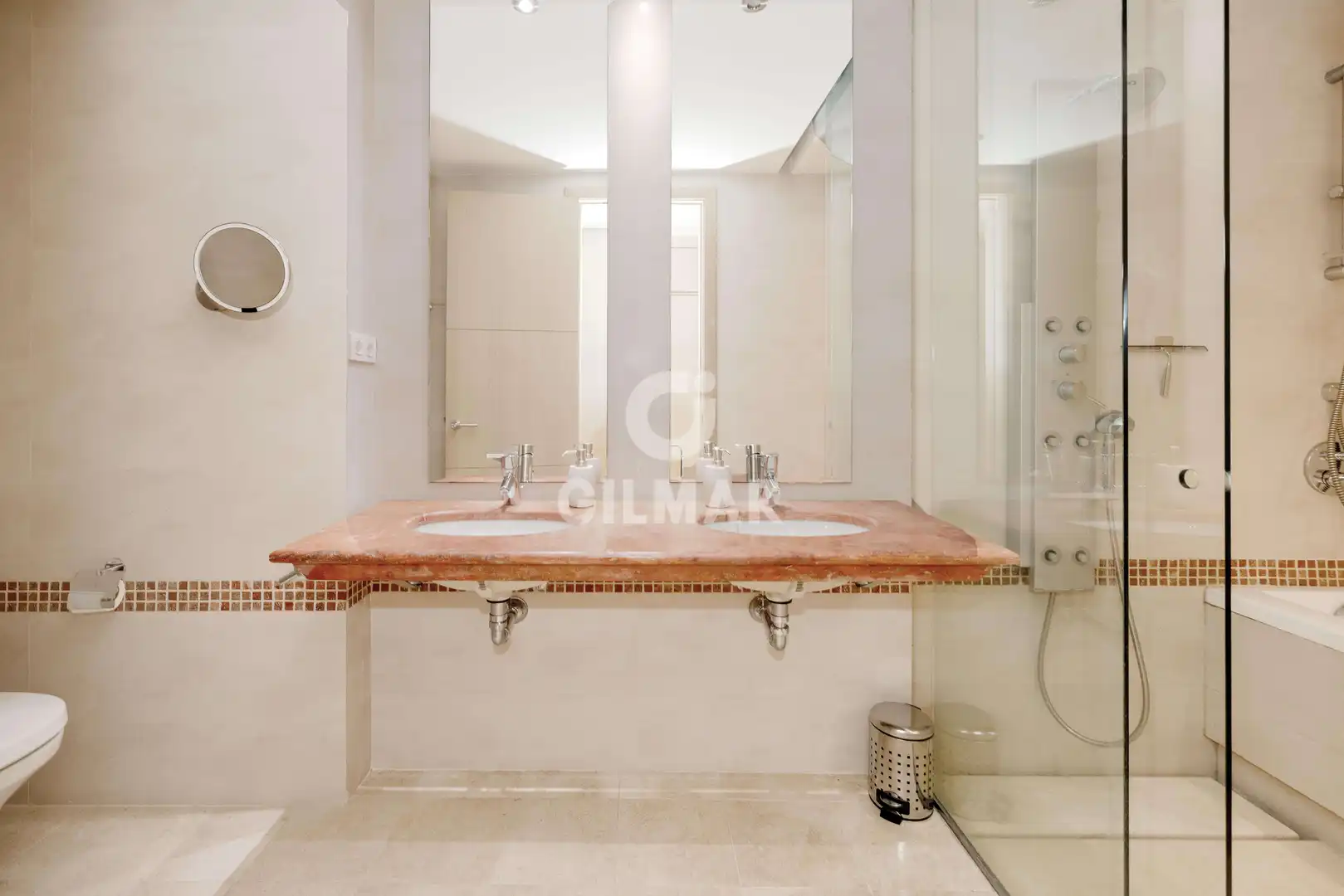 Bany de Apartament en venda en Sotogrande amb Calefacció, Jardí privat i Traster
