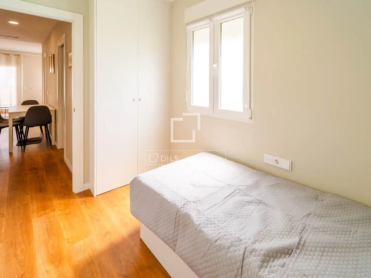 Dormitori de Àtic de lloguer en Valencia amb Aire condicionat, Parquet i Terrassa