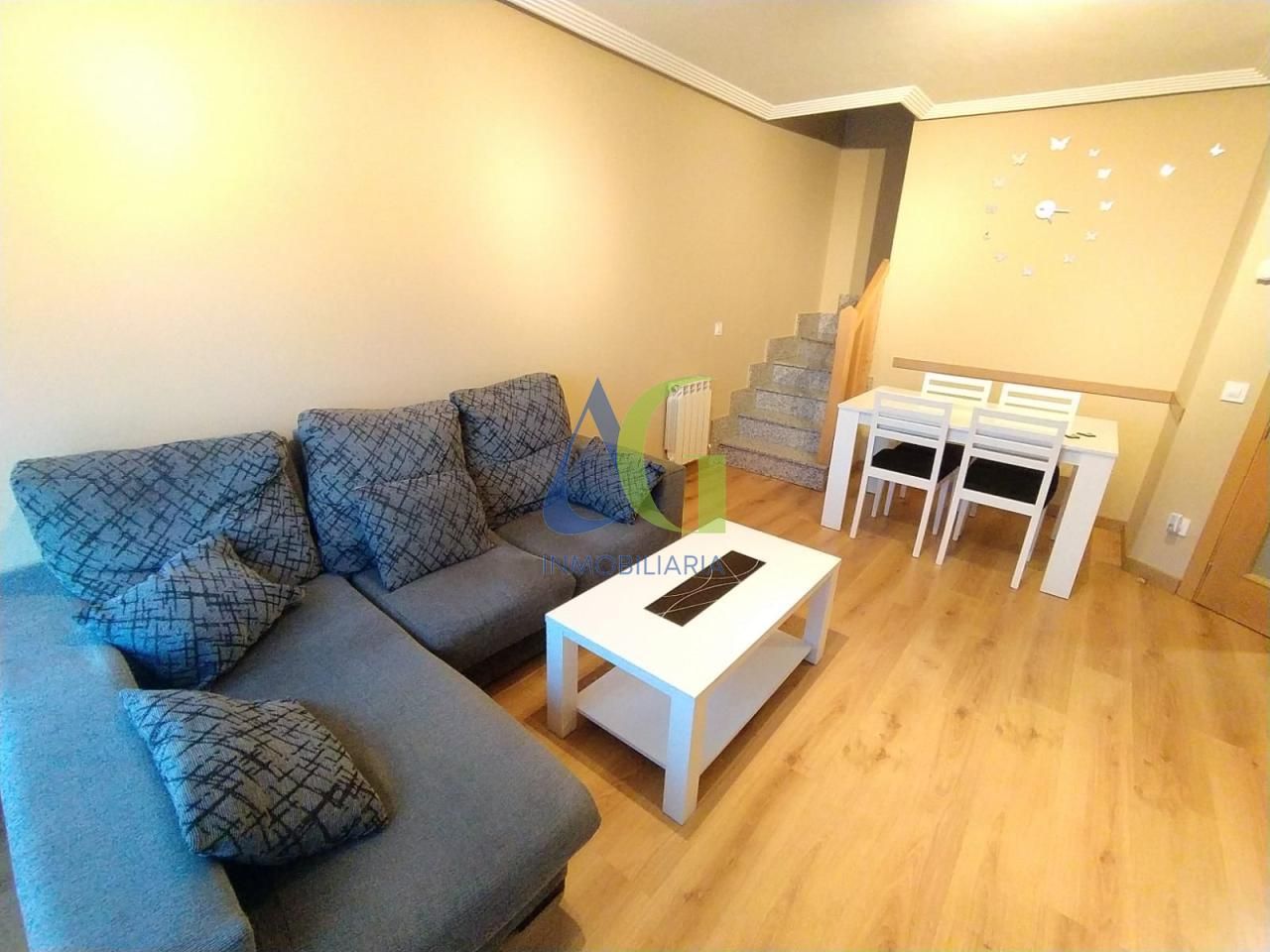 Living room of Duplex to rent in Villaquilambre  with Heating, Terrace and Storage room