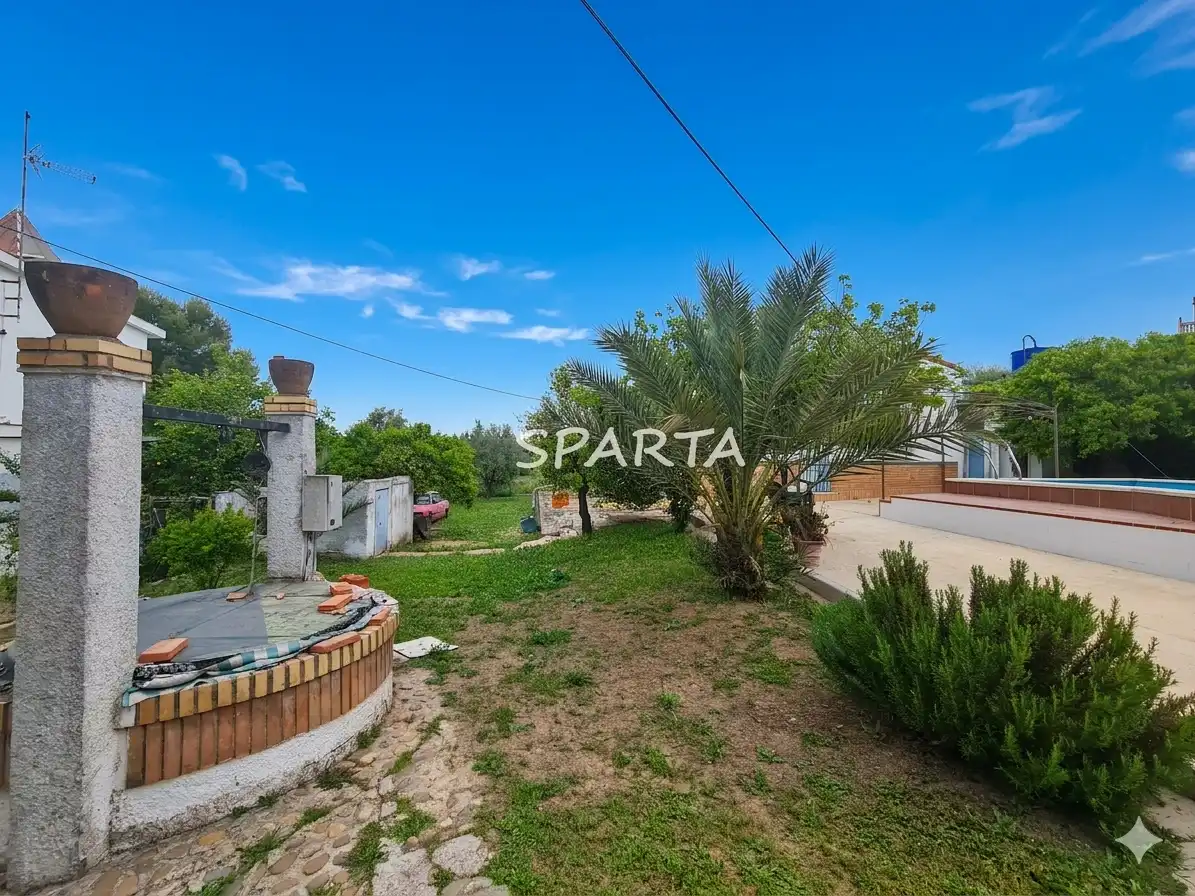 Country house zum Verkauf in Sanlúcar la Mayor mit Privatgarten, Schwimmbad und Ofen