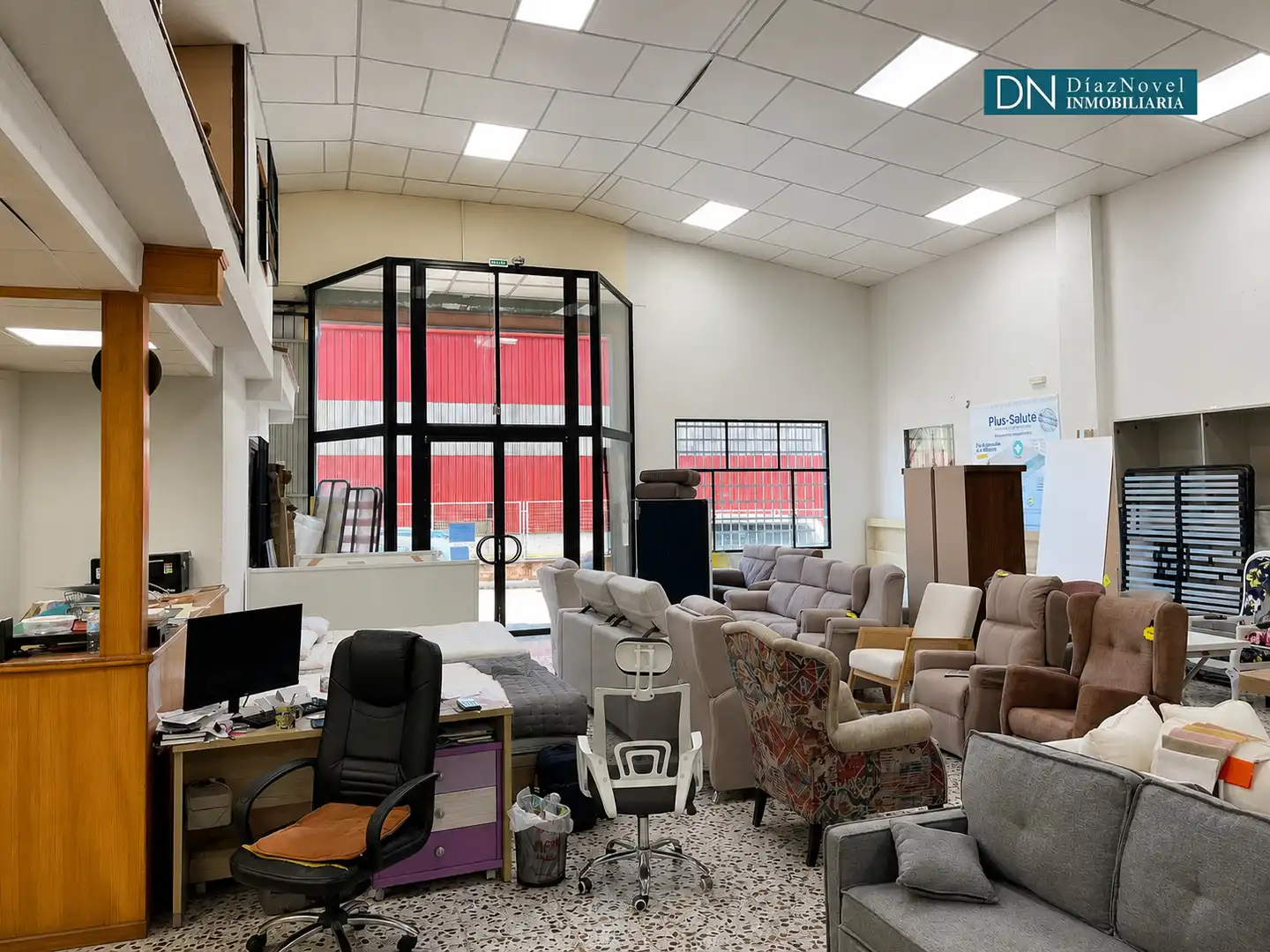 Nave industrial de alquiler en Málaga con Alarma
