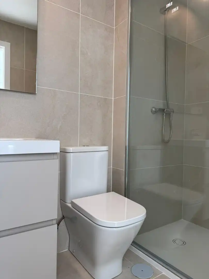 Baño de Apartamento en venta en Chipiona con Terraza, Balcón y Piscina comunitaria