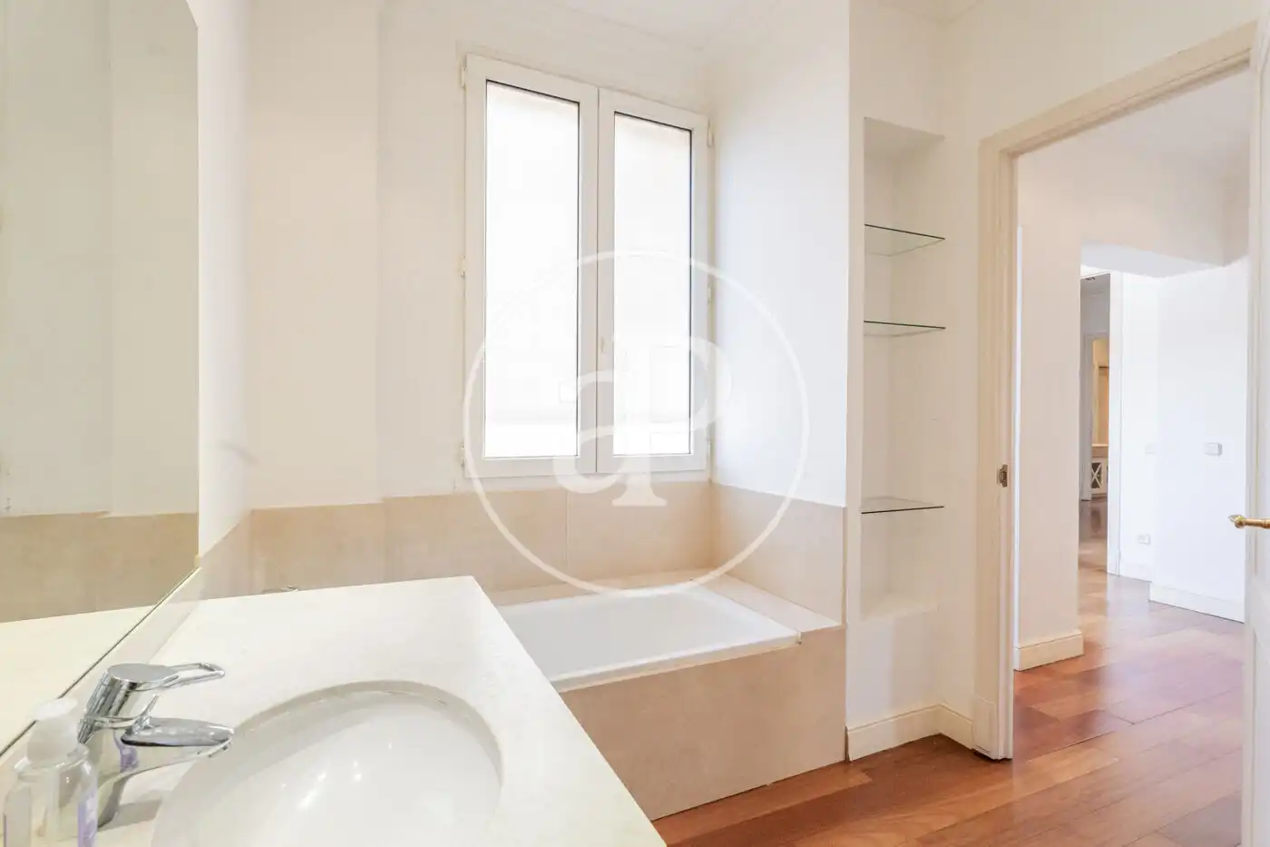 Bathroom of Flat for rent in Madrid  with Heating, Storage room and Balcony