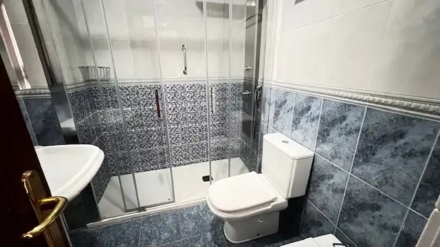Baño de Piso en venta en A Coruña Capital  con Calefacción, Parquet y Trastero